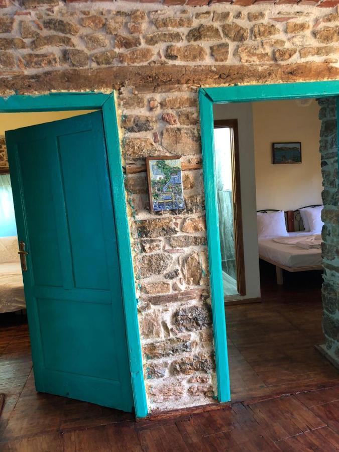 Rosas Guest house
